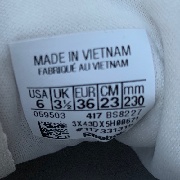 Nude/Tan/Cream Reeboks - Picture 4 of 4